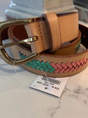 Hollister leather belt with braid detail
Antique bronze buckle size XS/S